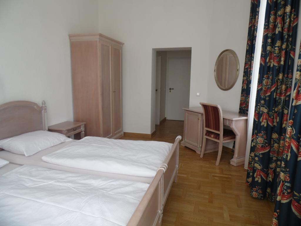 Augustenhof Бад Елстер Стая снимка